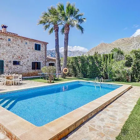 Charming With A Fabulous Garden In By Renthousing Dom wakacyjny Pollensa
