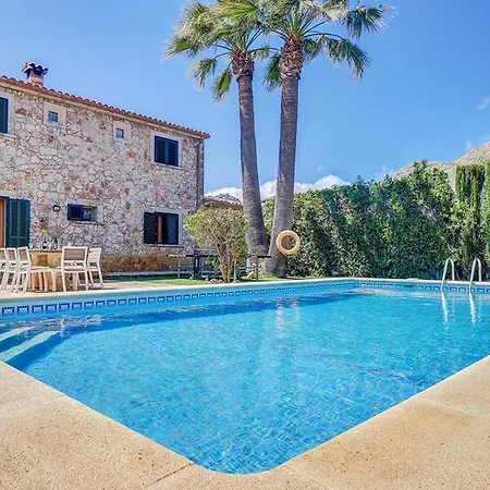 Dom wakacyjny Charming With A Fabulous Garden In By Renthousing *